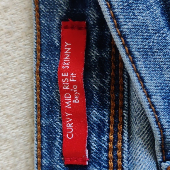 GUESS skinny mid rise Beyla Fit - Picture 4 of 7